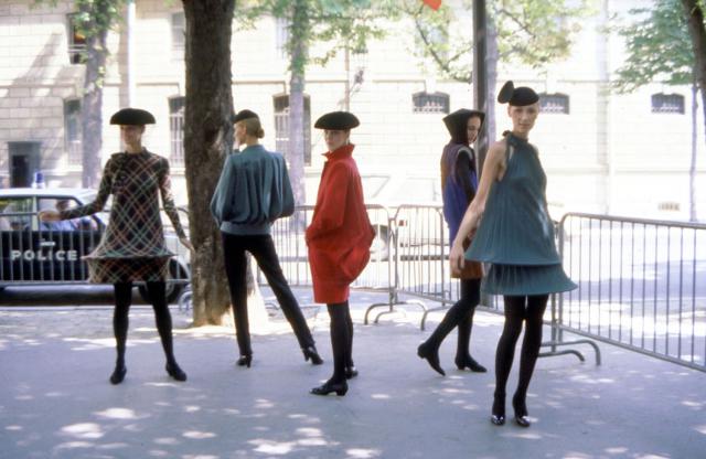 Collection Haute Couture Femme. Création Haute Couture - 1981