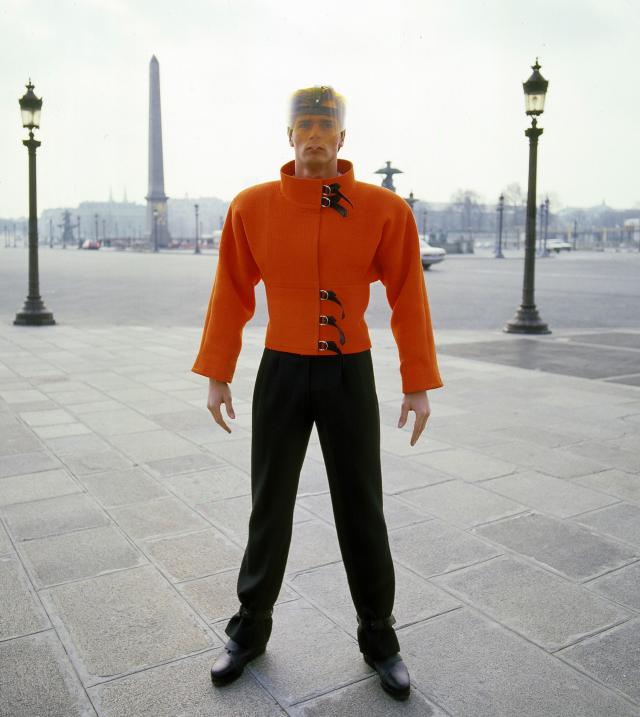 Blouson en coton matelassé avec emmanchures en raglan. Création Haute Couture - 1986
