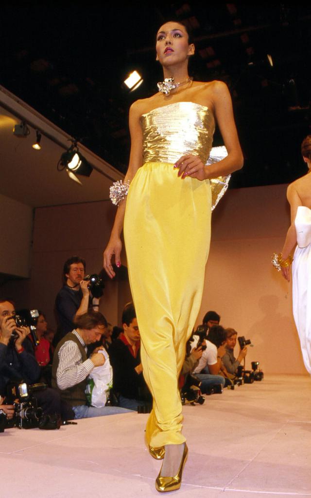 1986. Création Haute Couture Pierre Cardin
Robe - 