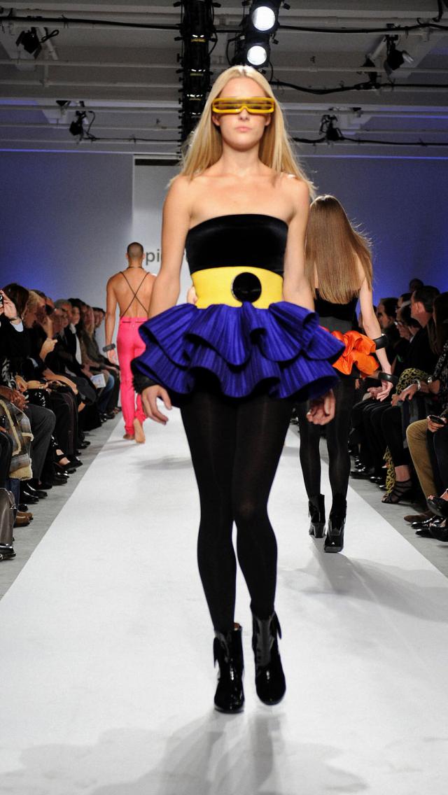 2010. Création Haute Couture Pierre Cardin 
Défilé à New-York 2010/2011 - 
