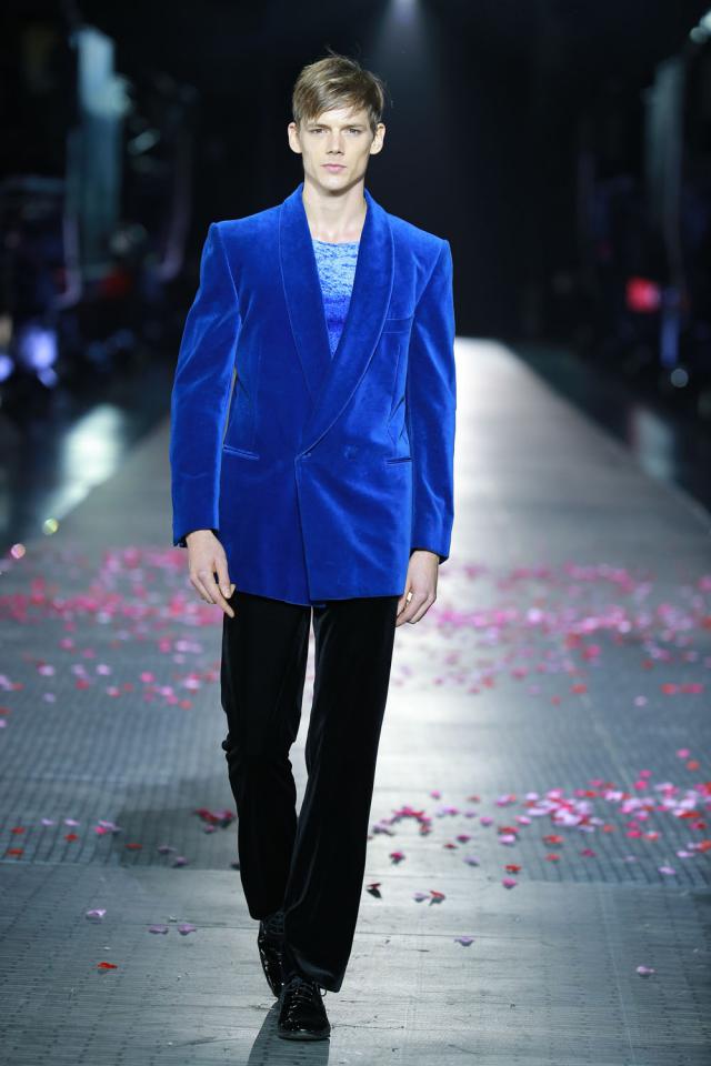 2015. Création Haute Couture Pierre Cardin 
Défilé au Musée du Chemin de Fer de Pékin 2015/2016 - 