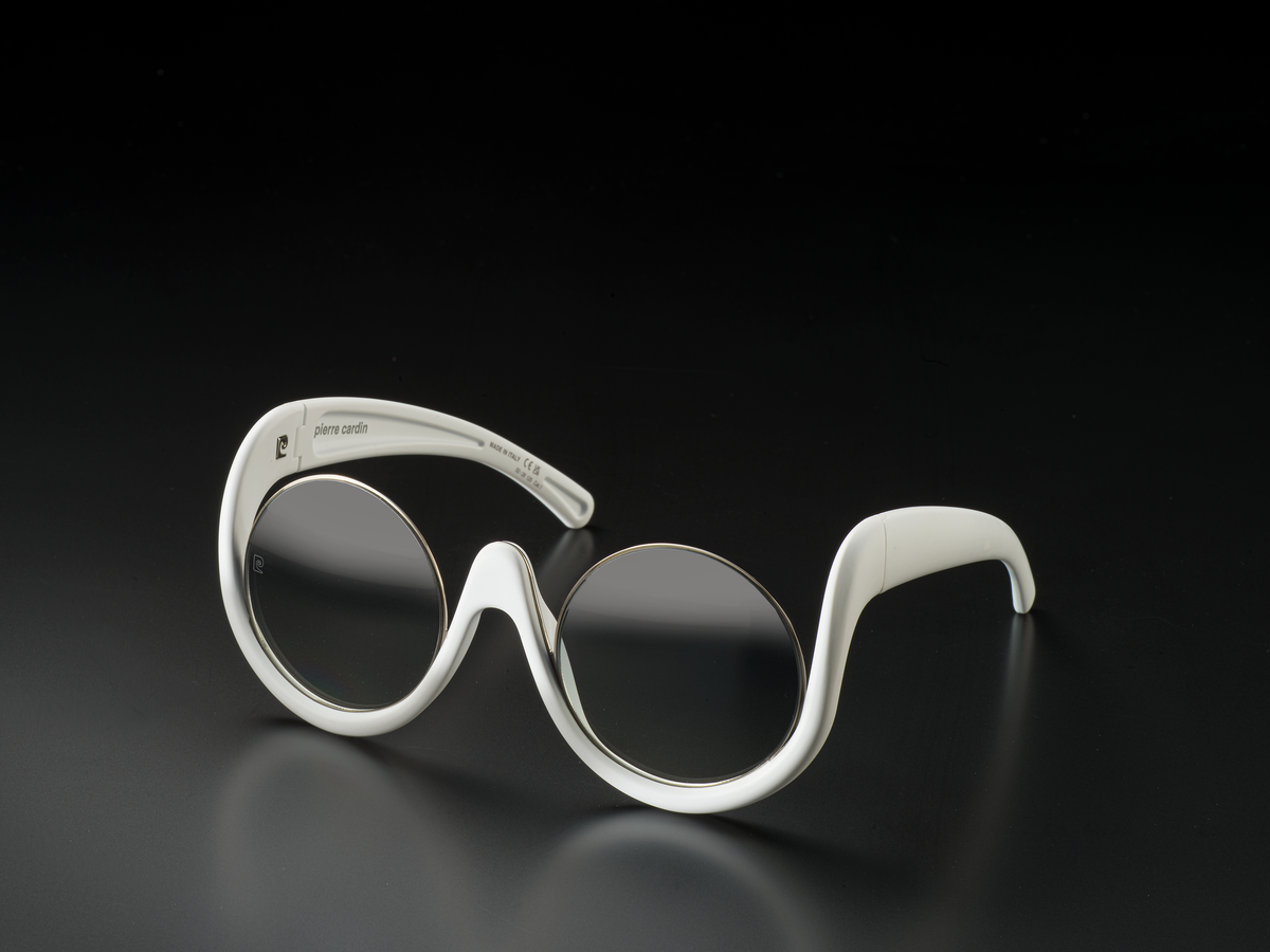 Pierre Cardin: белая оправа — футуризм и стиль