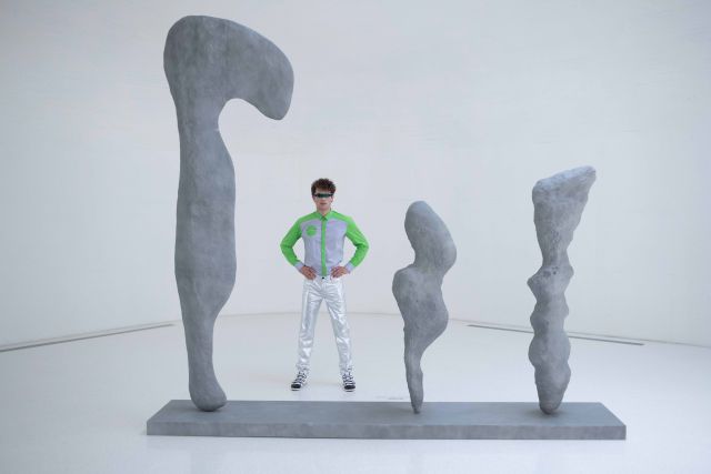 Pierre Cardin: 2019 - Pierre Cardin Brand released the 2020 Spring-Summer "EVOLUTION" collection on September 5, 2019 at the seaside Bohai in China.