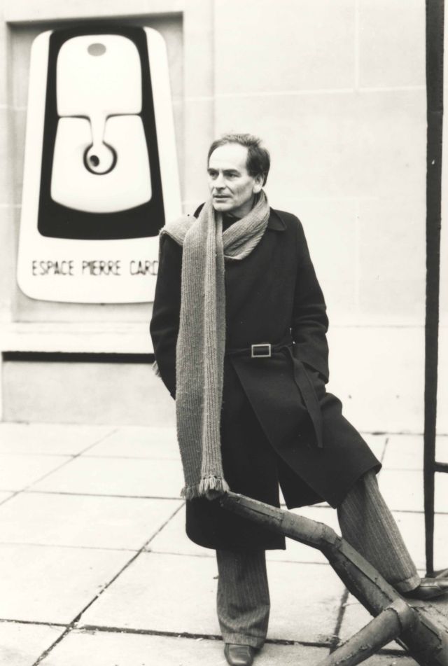 Pierre Cardin: 1970 - He takes over the « Théâtre des Ambassadeurs », avenue Gabriel, which he transforms into « Espace Pierre Cardin ».